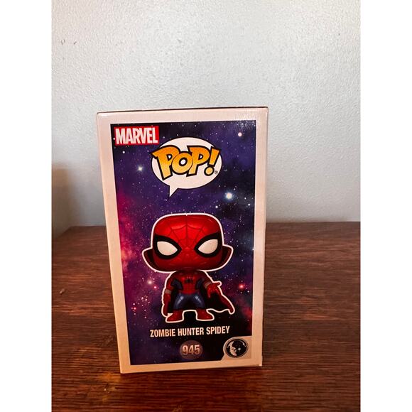 Funko 945 Marvel's What If...? Zombie Hunter Spidey - Picture 6 of 8
